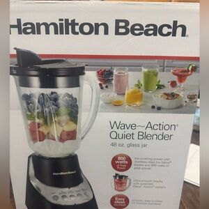 Hamilton Beach Black and Silver Wave-Action Blender
